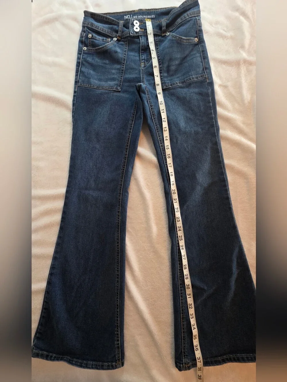 No Boundaries Juniors Flare Jeans Size 5 Medium Wash Stretch Denim